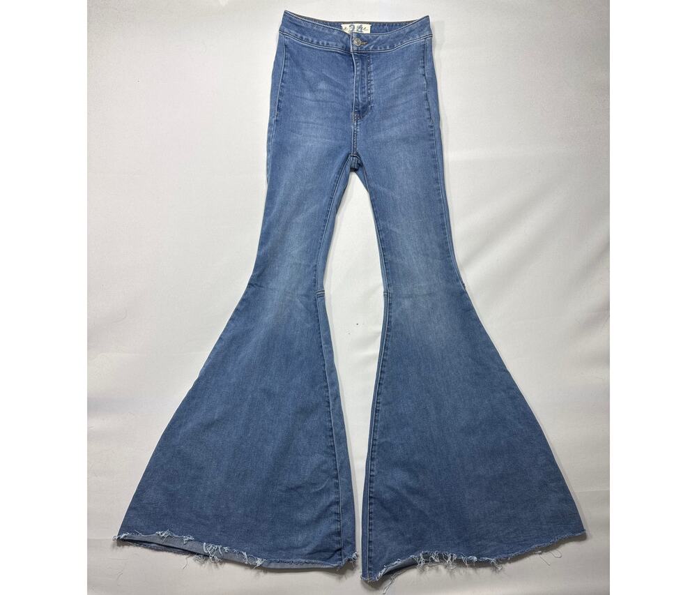We The Free Women's Raw Hem Super Flare Stretch Blue Jeans - Size 24 (24x33.5)